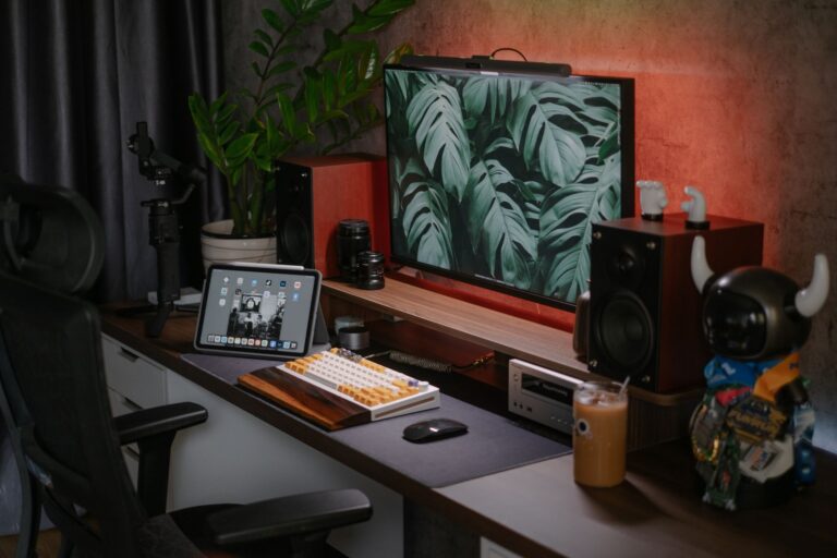 Tablet stand desk