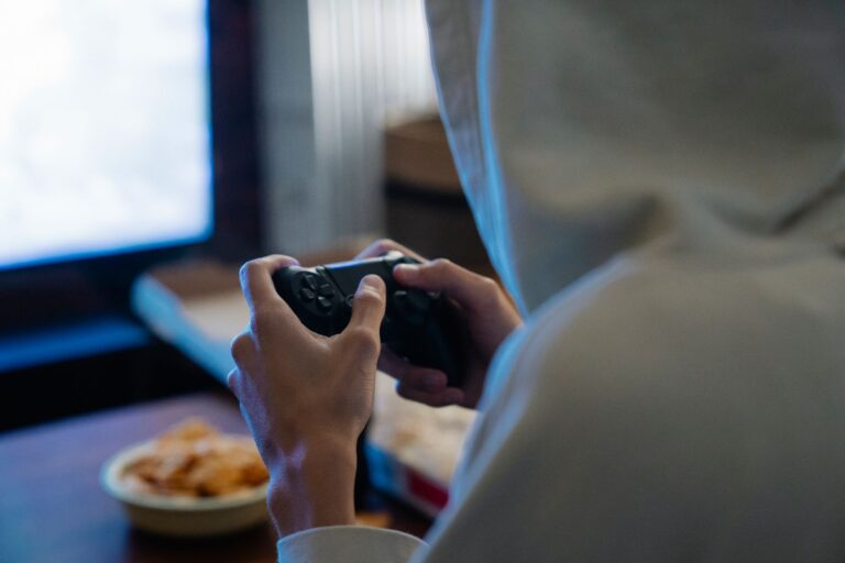 Gaming controller close