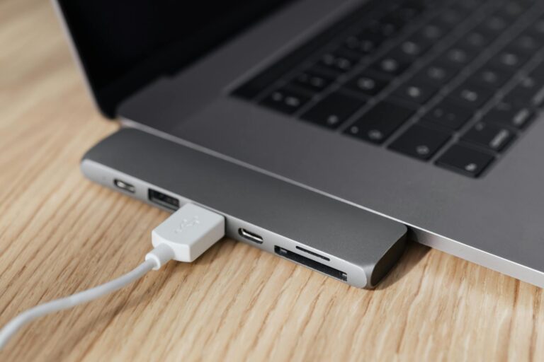 Usb hub wooden