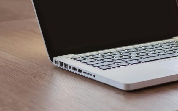 USB hub buying guide for laptops, tablets and home offices