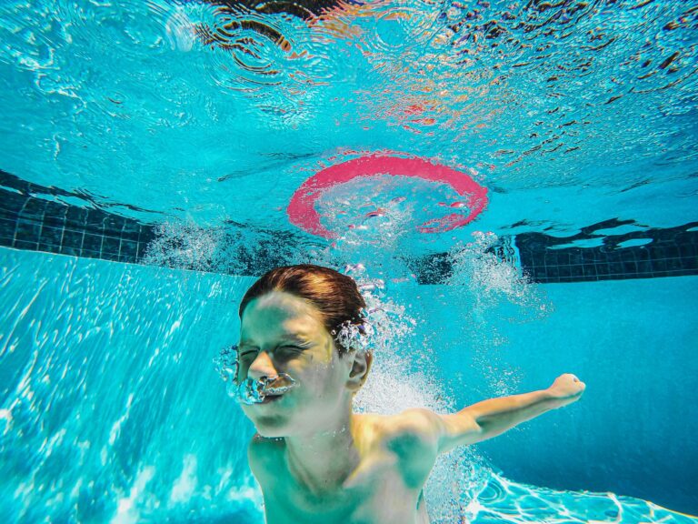 Waterproof bluetooth speaker