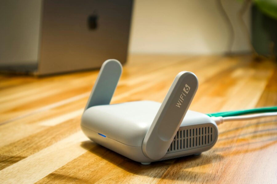 Smartphone call icon wifi home router