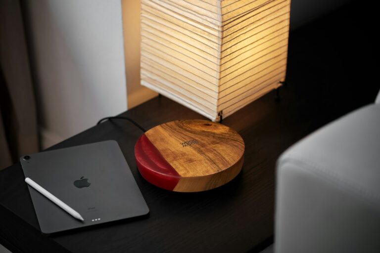 Wireless charging stand