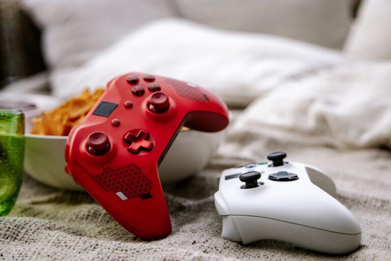 Wireless game controller