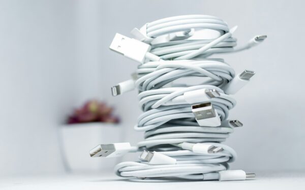 A practical guide to fast charging your smartphone without ruining the battery
