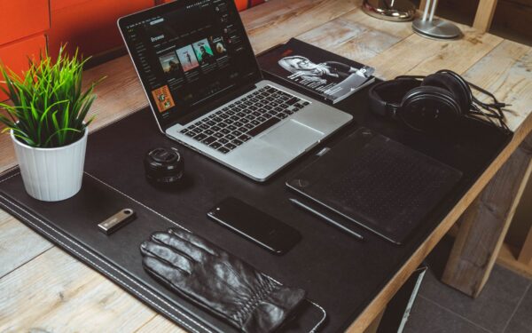Beginner’s guide to USB microphones for clearer calls, streams and voiceovers