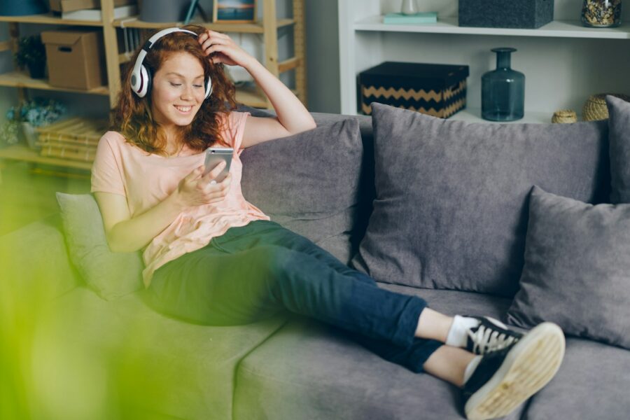 Wireless headphones smartphone
