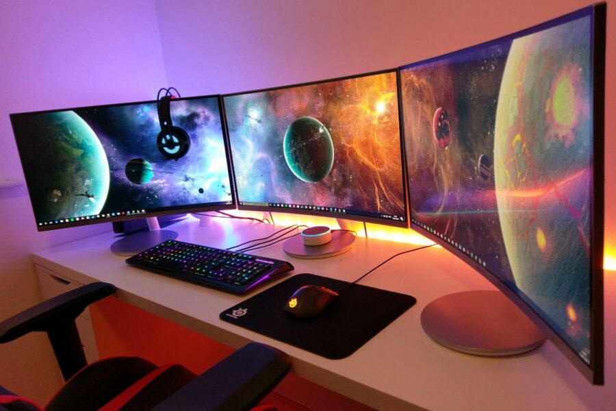 Gaming mouse desk