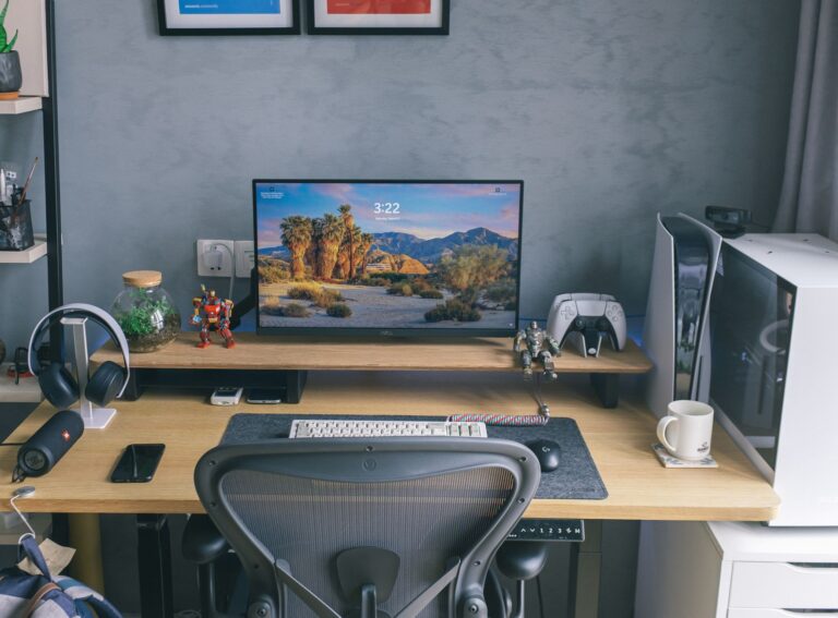 Small gaming desk