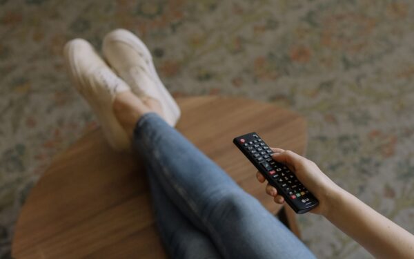 How to choose a universal remote that actually simplifies your home entertainment