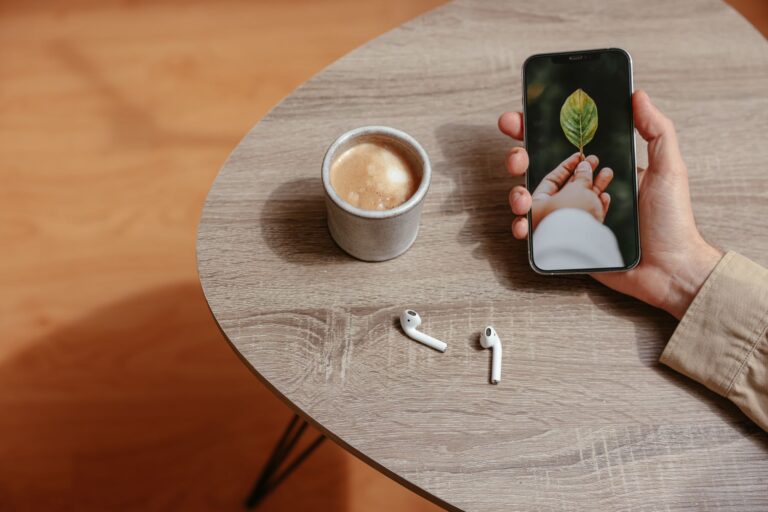 Wireless earbuds smartphone