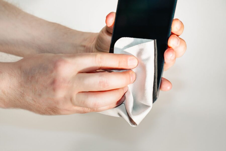 Smartphone cleaning microfiber