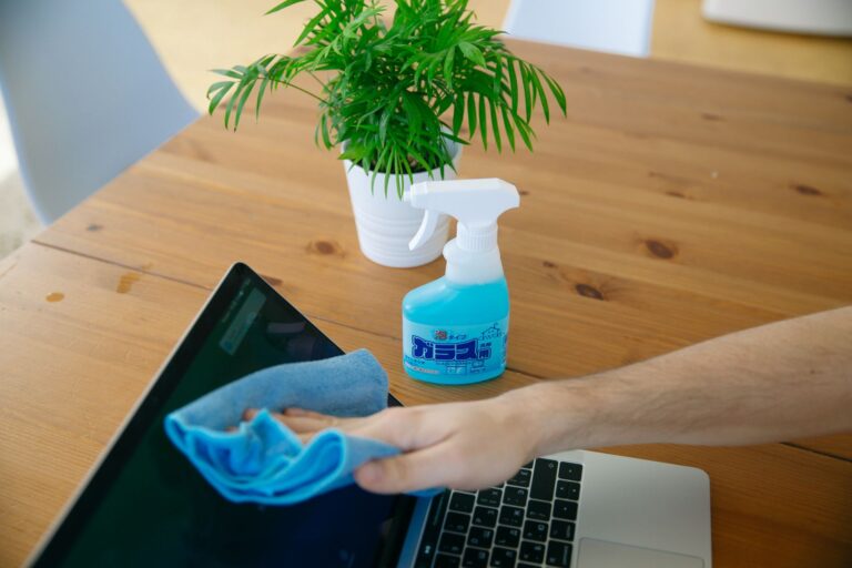Smartphone cleaning microfiber