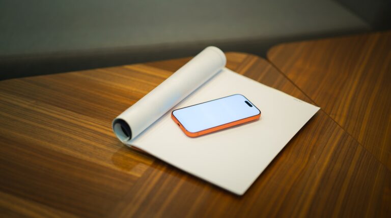 Refurbished smartphone box