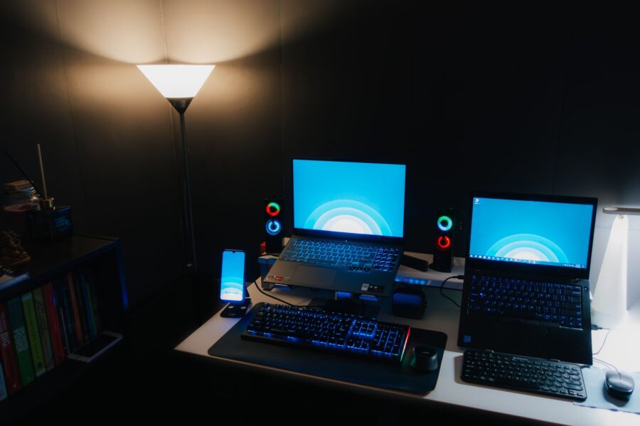 Linux laptop desk