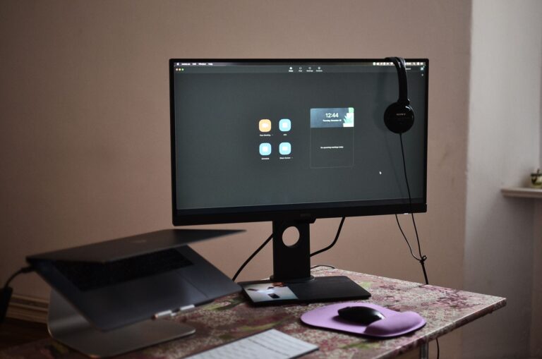 Linux laptop desk