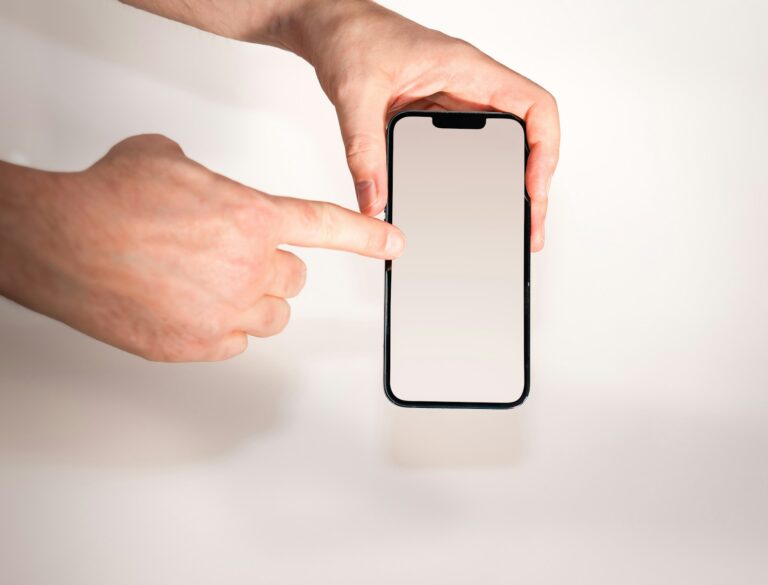 Smartphone features screen