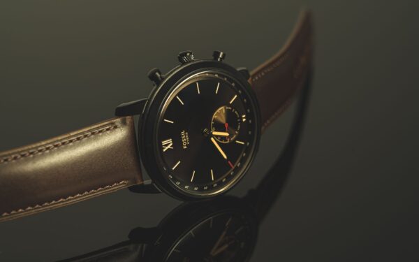 Hybrid watches in 2026: how to get smart features without giving up a classic look