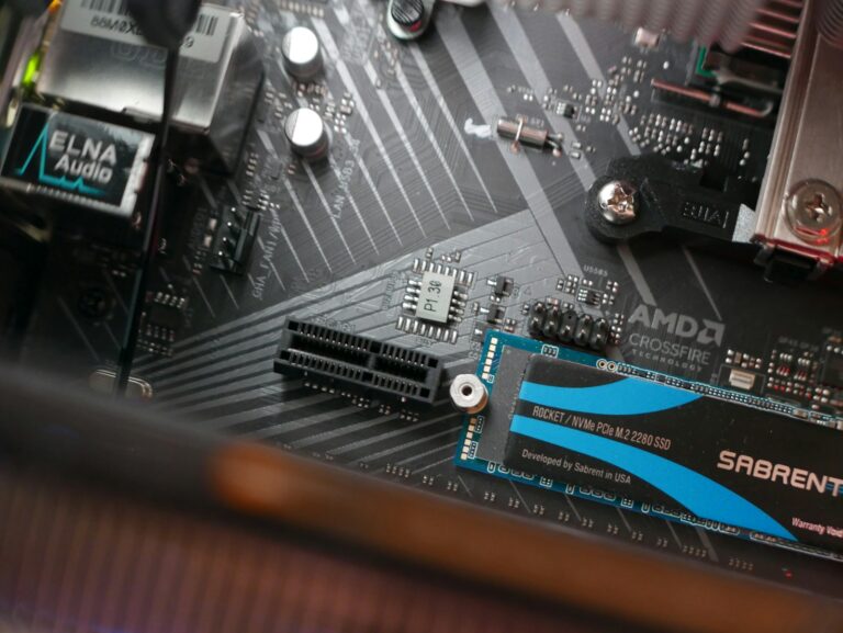 Ssd installation screwdriver