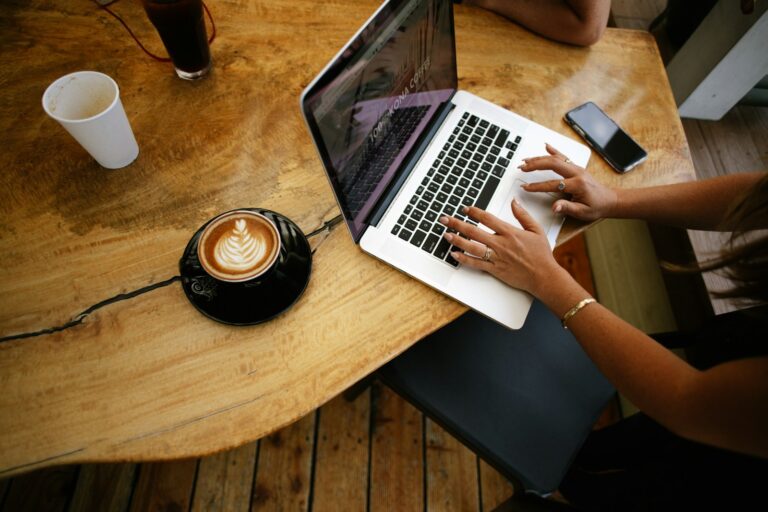 Lightweight laptop tablet