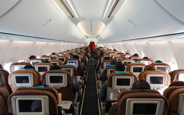 Noise cancelling headphones buying guide for commuting, work and travel