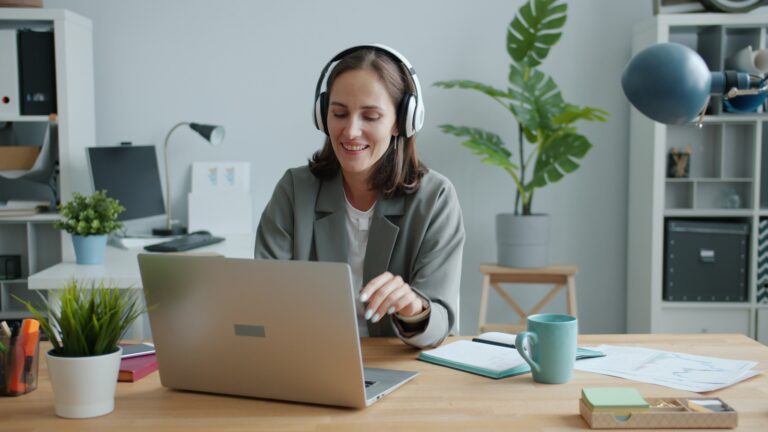 Ear noise cancelling