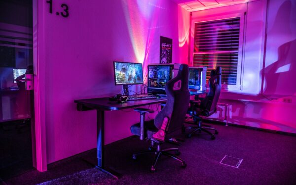Practical gaming gadgets that make long sessions more comfortable