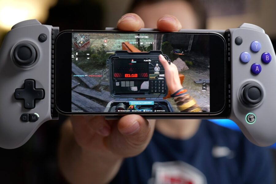 Smartphone gaming controller