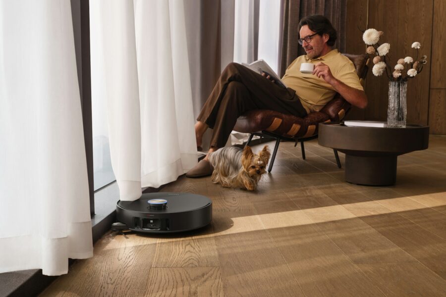 Robot vacuum hardwood