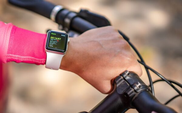 Smart bands in 2026: what slim wearables can do and how to pick a good one