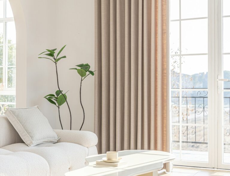 Motorized smart curtains