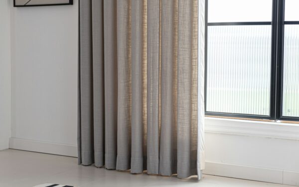 Smart curtains at home: how motorized shades improve comfort, light and privacy