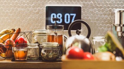 Smart display buying guide for kitchens, desks and family spaces