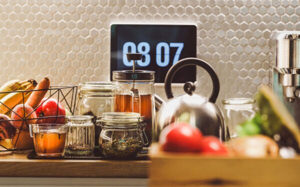 Smart display buying guide for kitchens, desks and family spaces