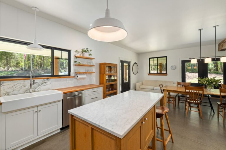 Smart kitchen ceiling