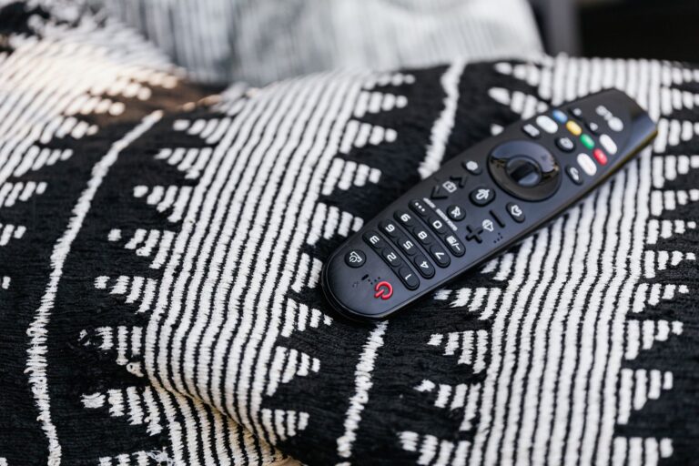 Soundbar close remote
