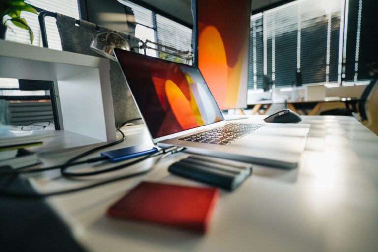 Laptop tablet desk