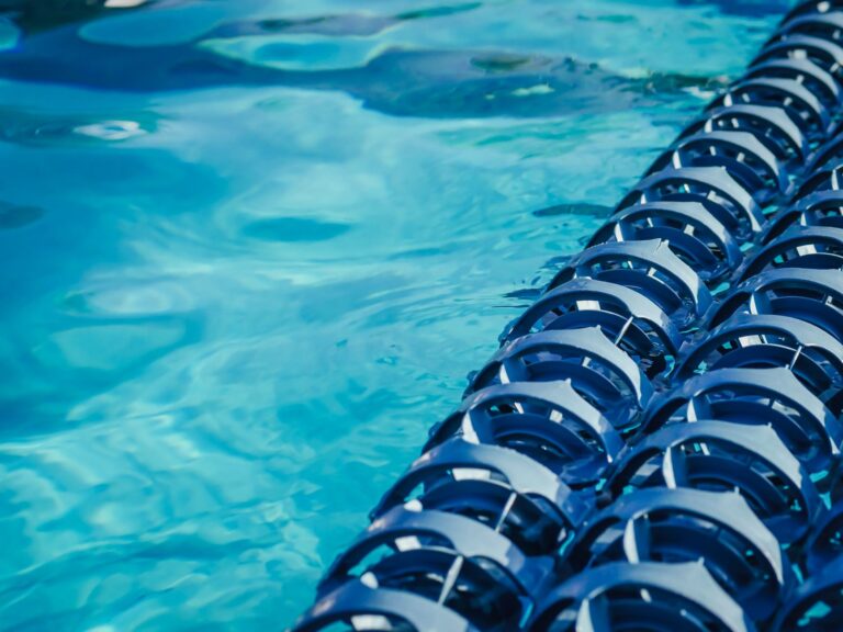 Smartwatch swimming pool