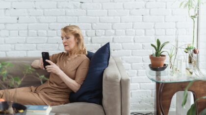 Wearables for seniors: how modern devices support safety, independence and calm families
