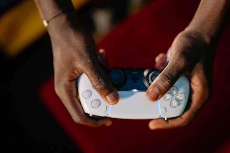 Gaming controller close